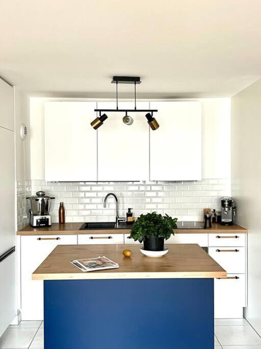 Stunning Apartment With Balcony To Visit Paris Levallois-Perret Esterno foto