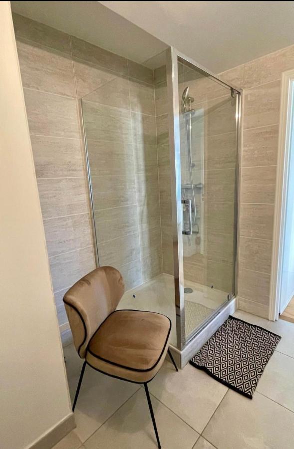Stunning Apartment With Balcony To Visit Paris Levallois-Perret Esterno foto